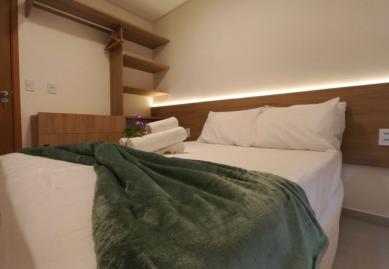 Apartamento em Maceió - Cond Pé na Areia com Piscina Privativa