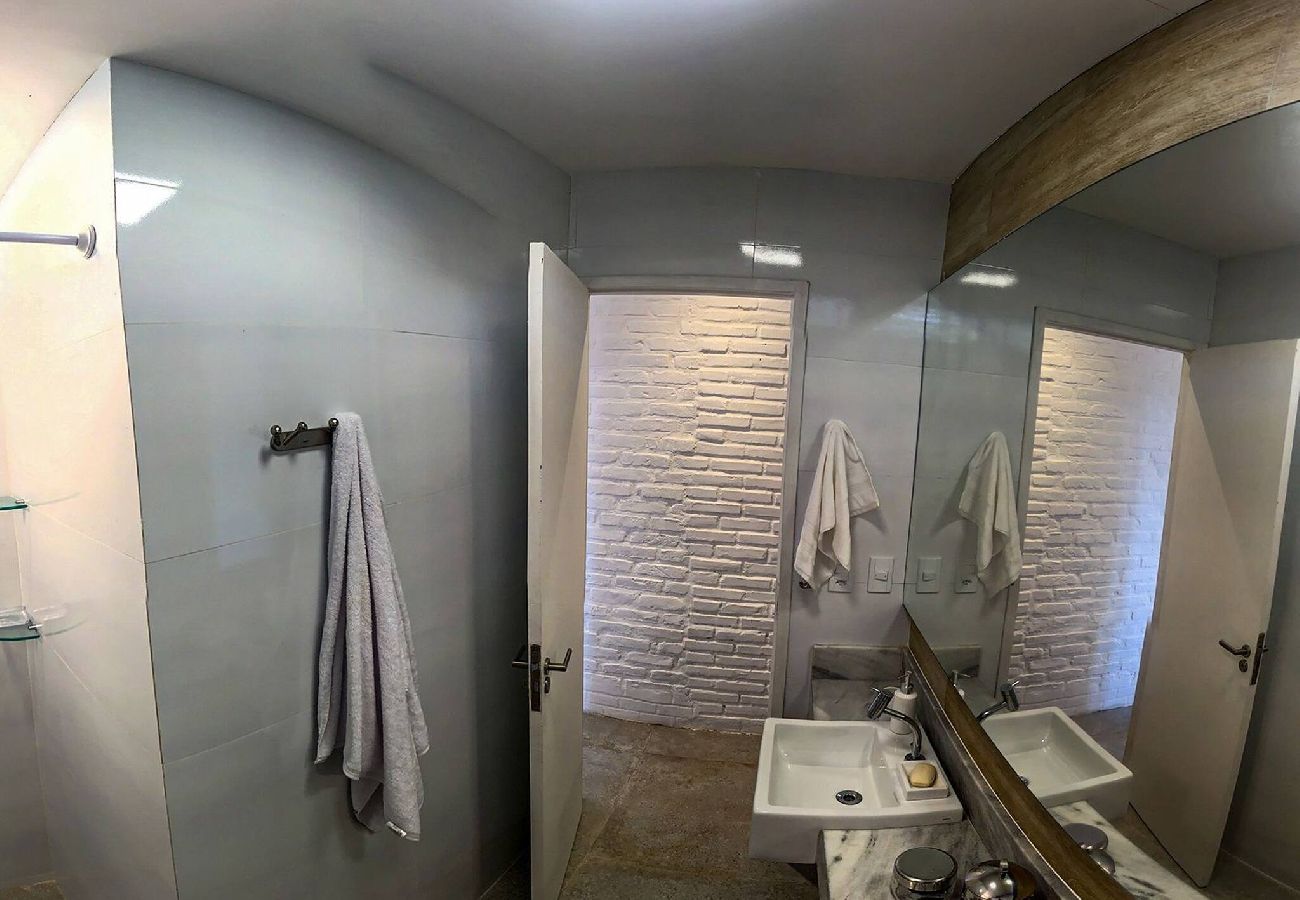 House in Barra de São Miguel - House Pé na Areia With 05 Suites 