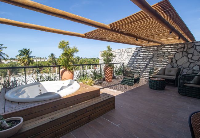 House in Porto de Pedras - Three-story house with 3 en-suite bedrooms, swimming pool and hot tub for up to 12 people