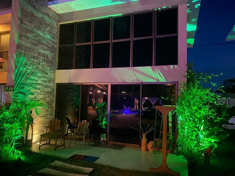 Casa em condomínio até 06 pessoas a 5min da Praia