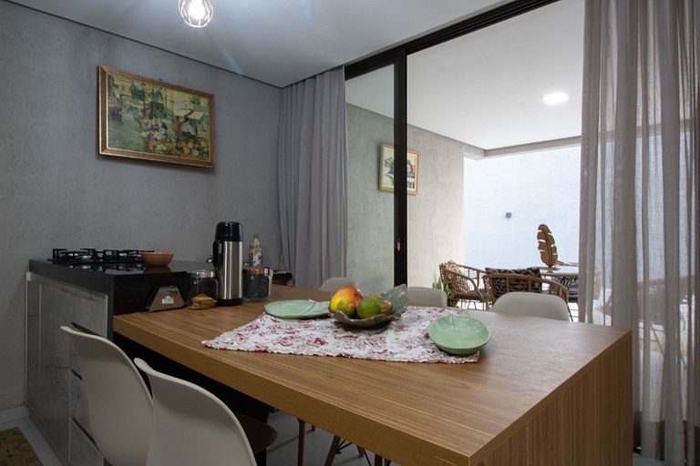Casa Com Área Gourmet a 250m da Praia