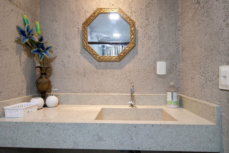 Casa Com Área Gourmet a 250m da Praia