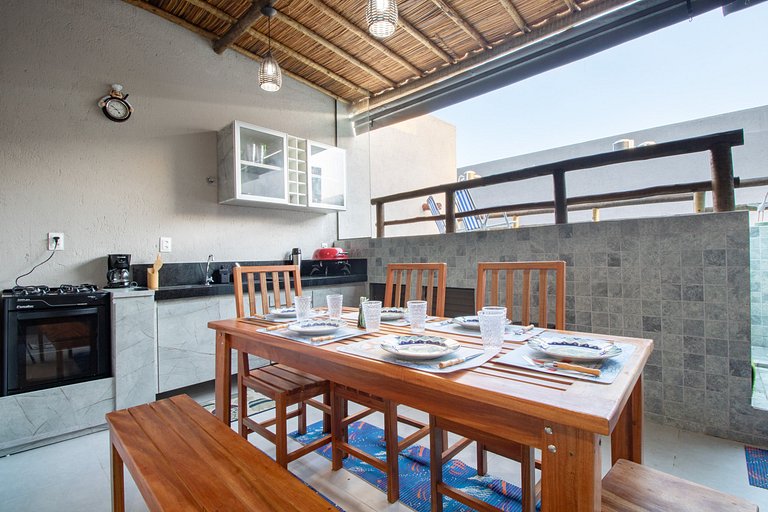 Casa Com Área Gourmet a 250m da Praia