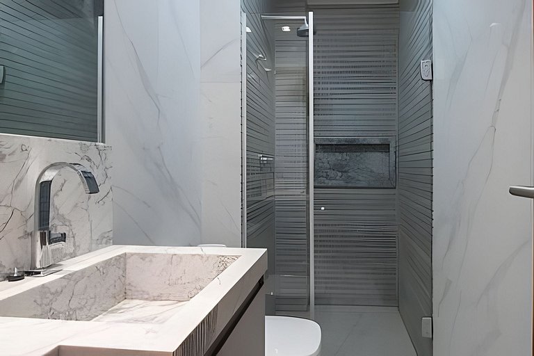 Apartamento de 3 habitaciones frente al mar con piscina priv