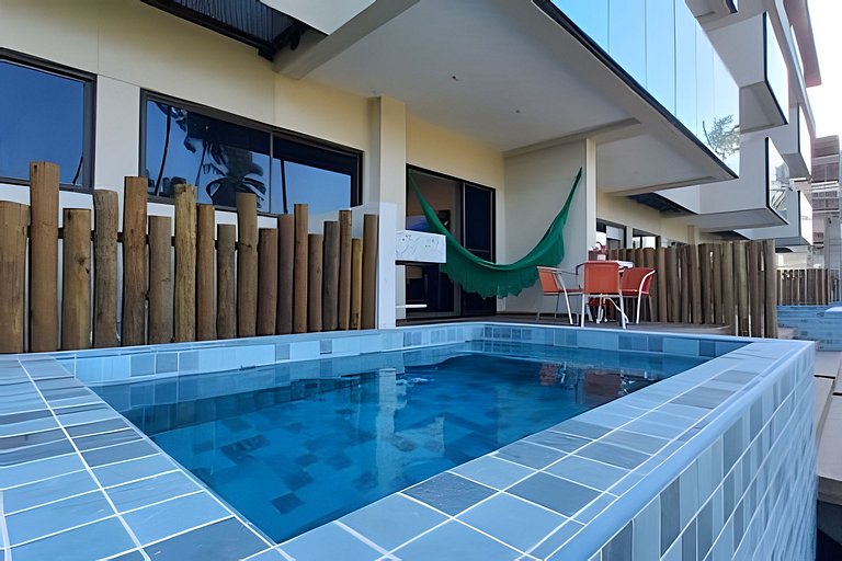 Apto Pé na Areia com Piscina Privativa