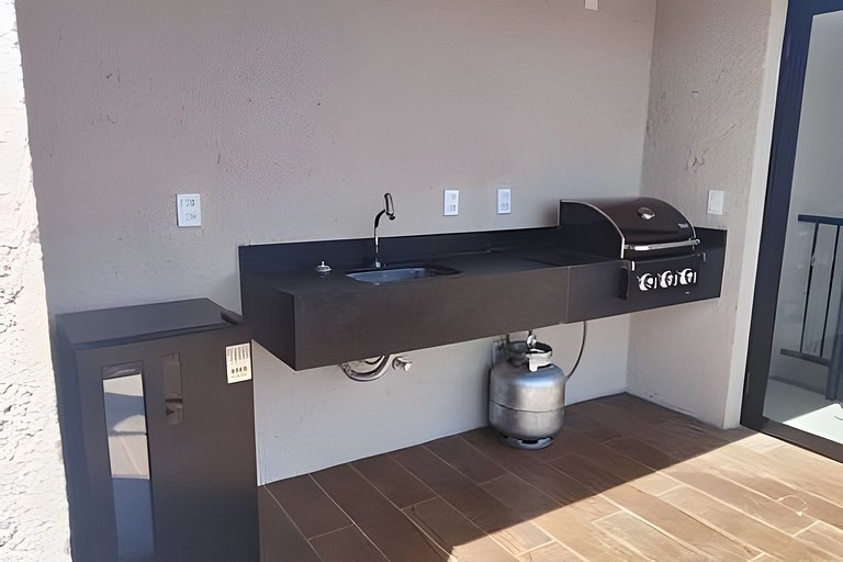 Duplex em Condomínio à 150m da praia para 06 pesso