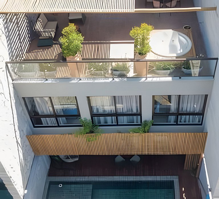 Triplex 3 Suítes Piscina e Hidro para até 12 pesso