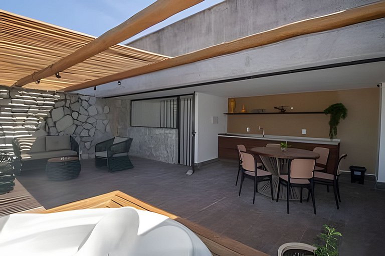 Tríplex de 3 suites con piscina e hidromasaje para