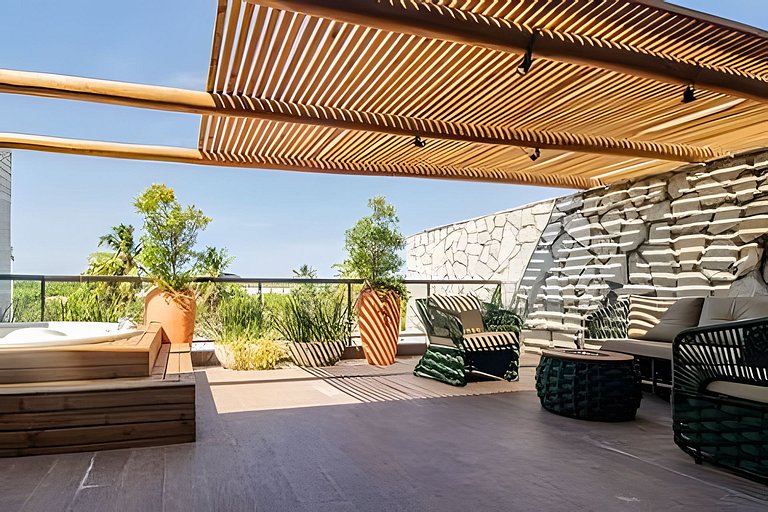 Tríplex de 3 suites con piscina e hidromasaje para