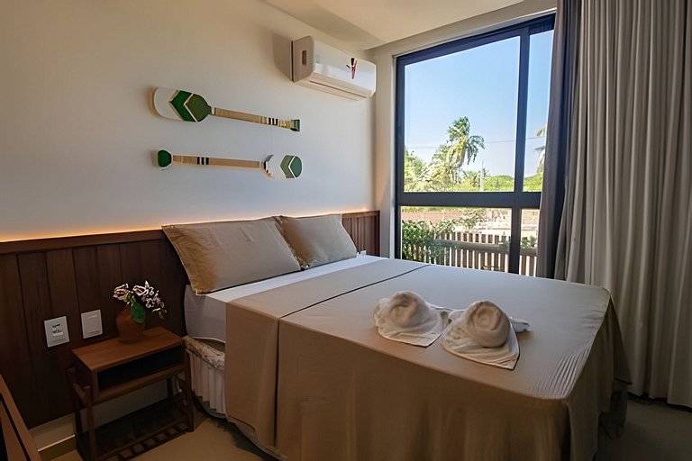 Triplex with 3 suites, pool and hot tub for up to 12 people