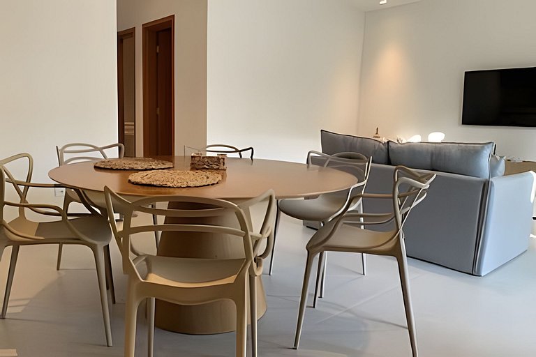 Cond. Apartment. Beach Access for 5 People