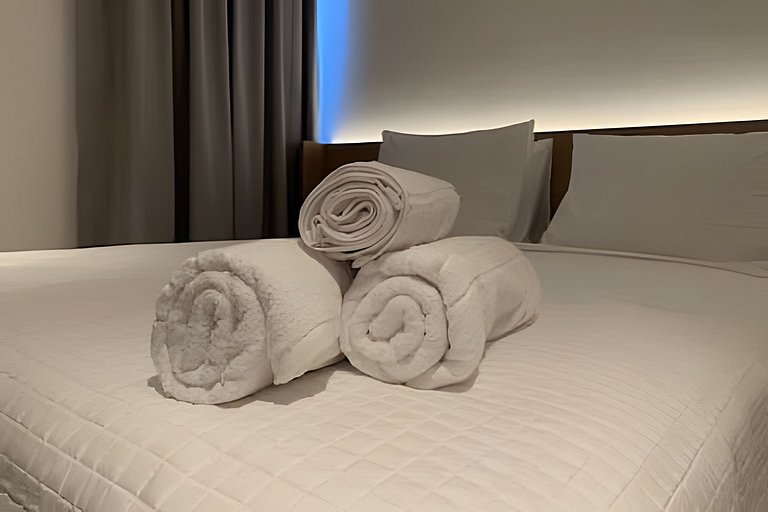 Cond. Apartment. Beach Access for 5 People