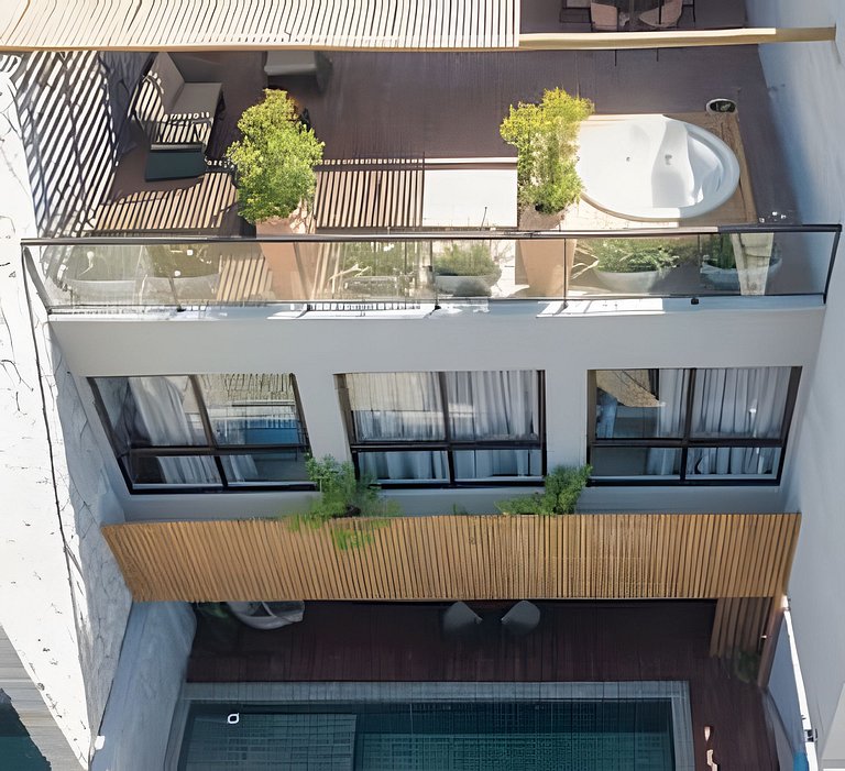 Tríplex de 3 suites con piscina e hidromasaje para