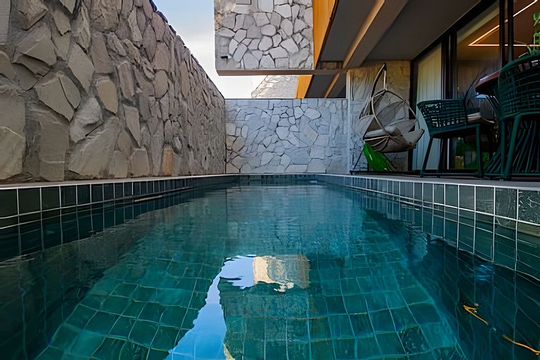 Triplex 3 Suítes Piscina e Hidro para até 12 pesso