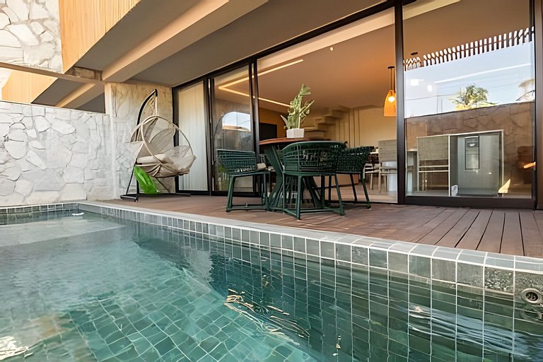 Tríplex de 3 suites con piscina e hidromasaje para