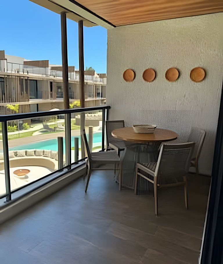 Apartment with Jacuzzi and Beach Access for 6 Peop