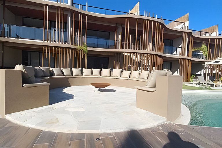 Apartment with Jacuzzi and Beach Access for 6 Peop