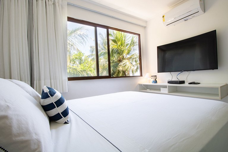 Apartamento Cond Pé na Areia com Varanda